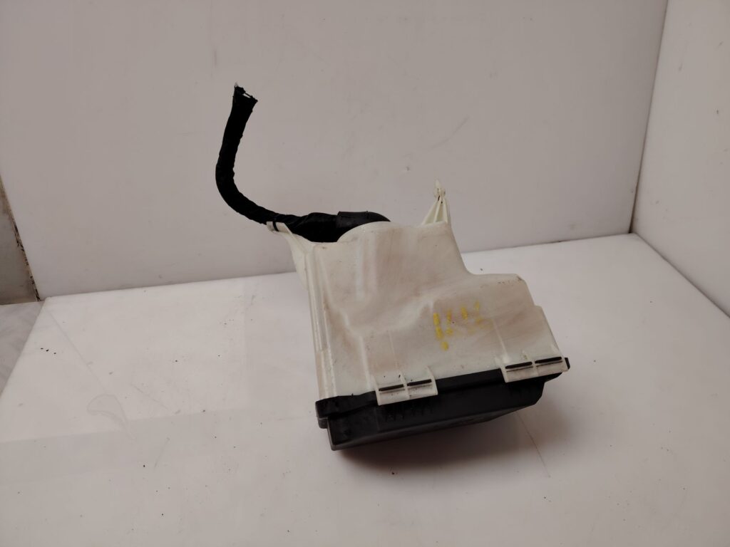 CAJA RELES / FUSIBLES 138752