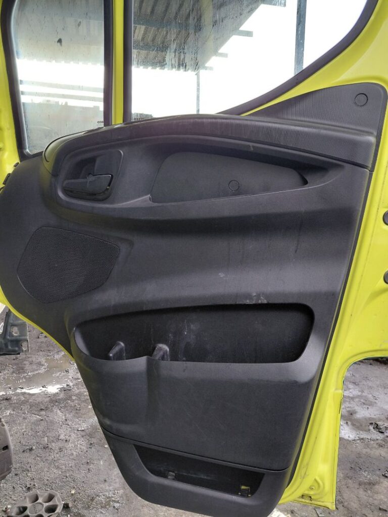 PUERTA DELANTERA DERECHA 138908