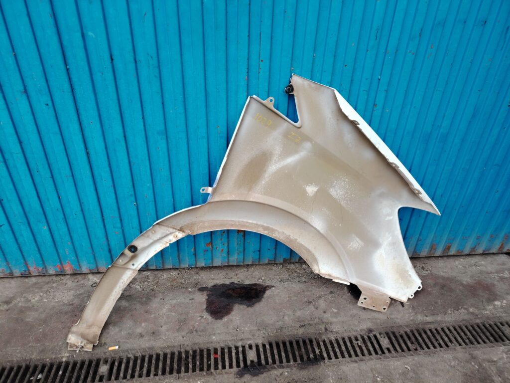 ALETA DELANTERA IZQUIERDA 139967