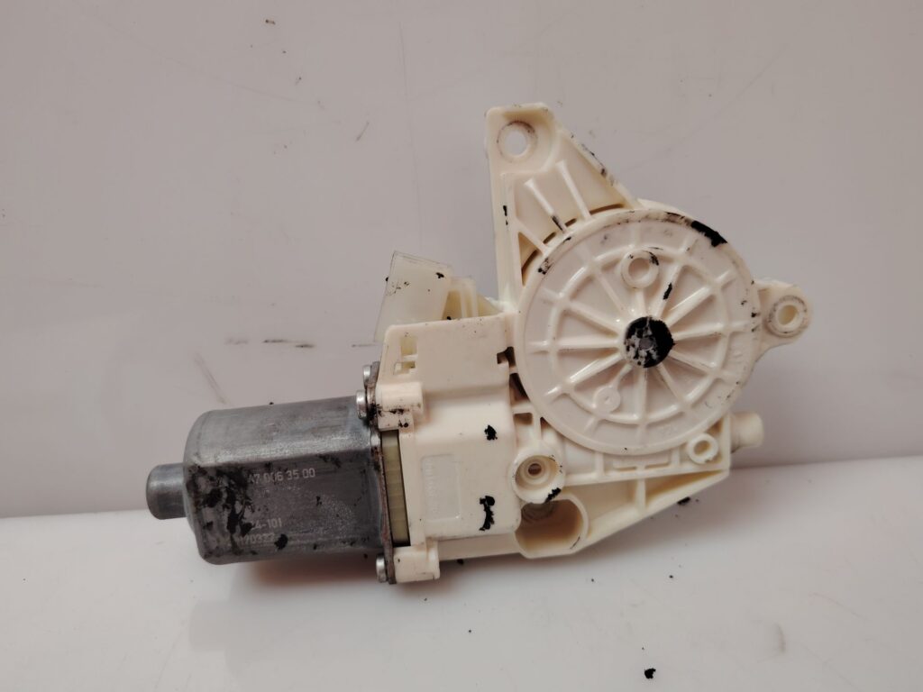 MOTOR ELEVALUNAS DELANTERO IZQUIERDO 139783
