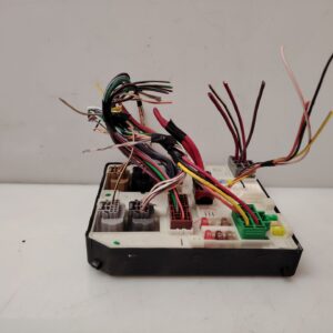 CAJA RELES / FUSIBLES 140208