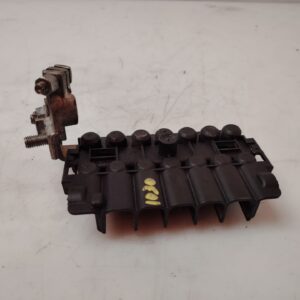 CAJA RELES / FUSIBLES 140075