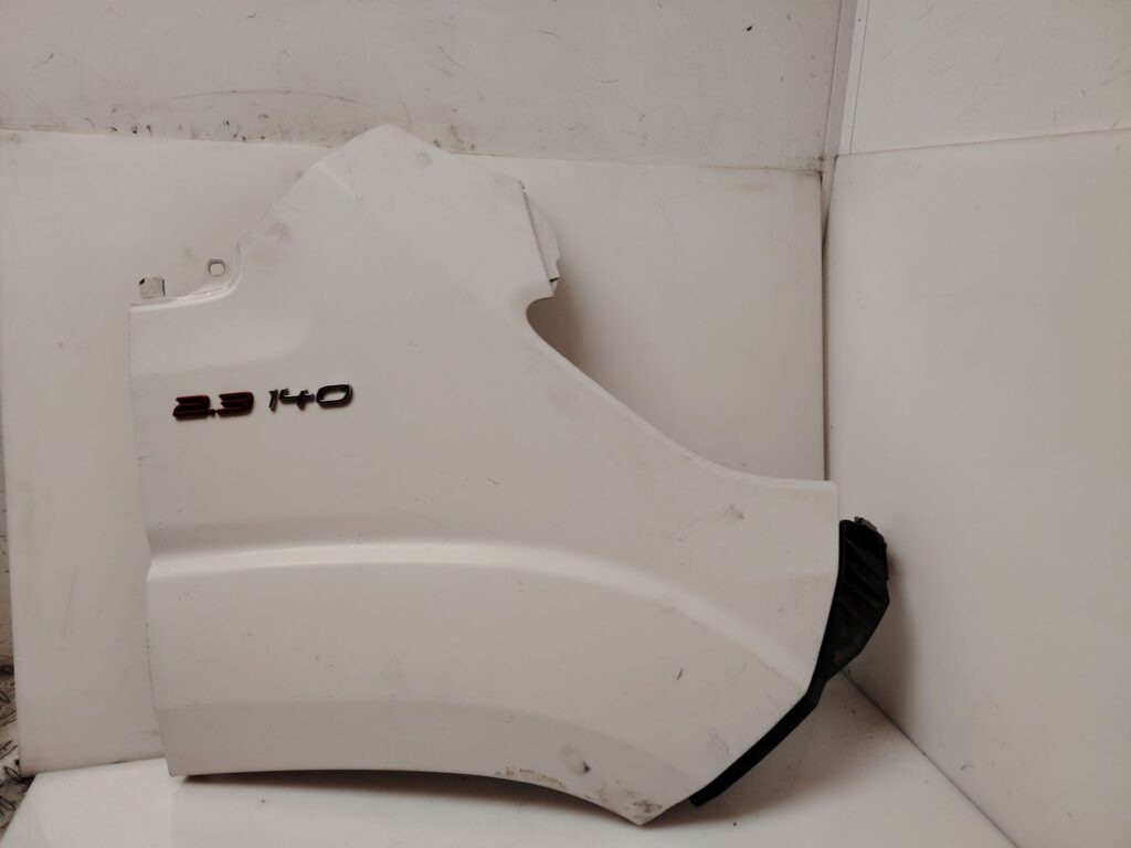 ALETA DELANTERA DERECHA 140057