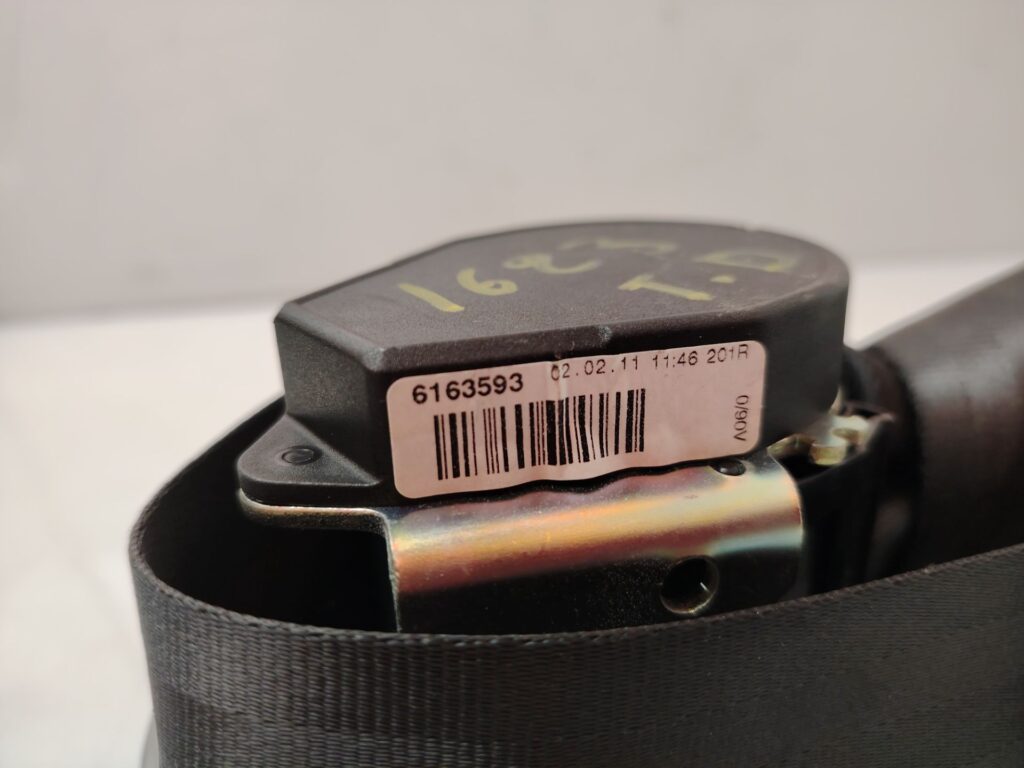 CINTURON SEGURIDAD TRASERO DERECHO 140006