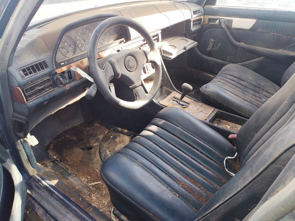 MERCEDES-BENZ 123 (BM 123) del 1985