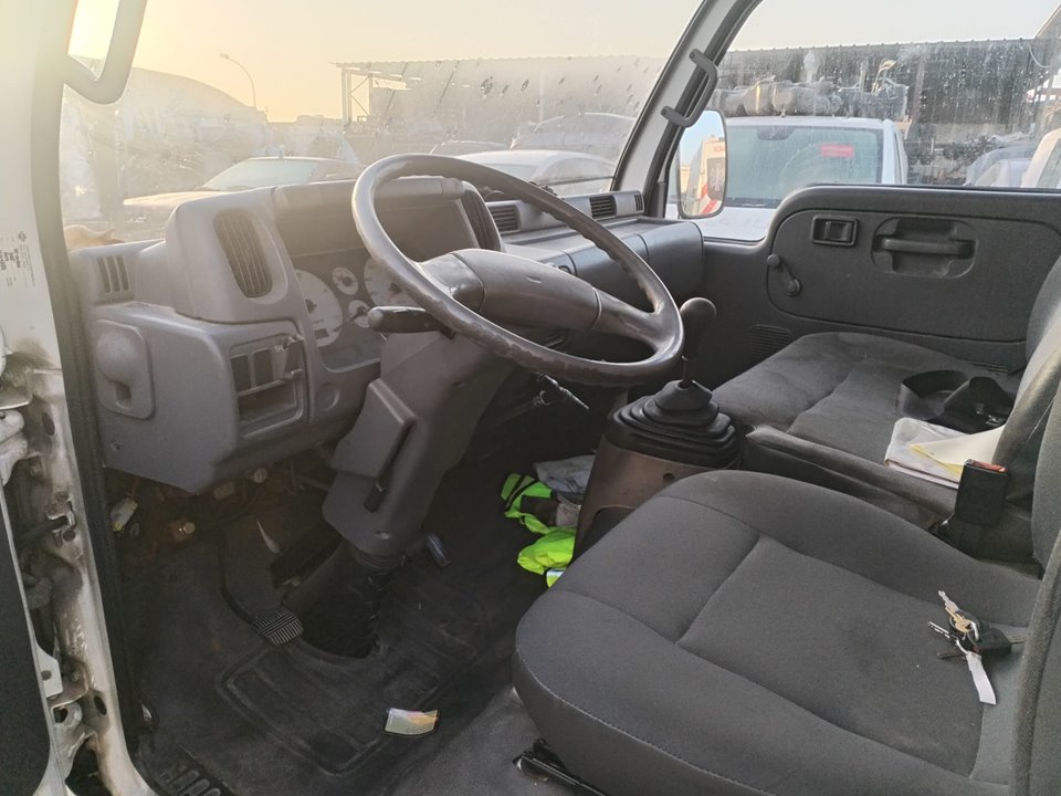 NISSAN CABSTAR E del 2002