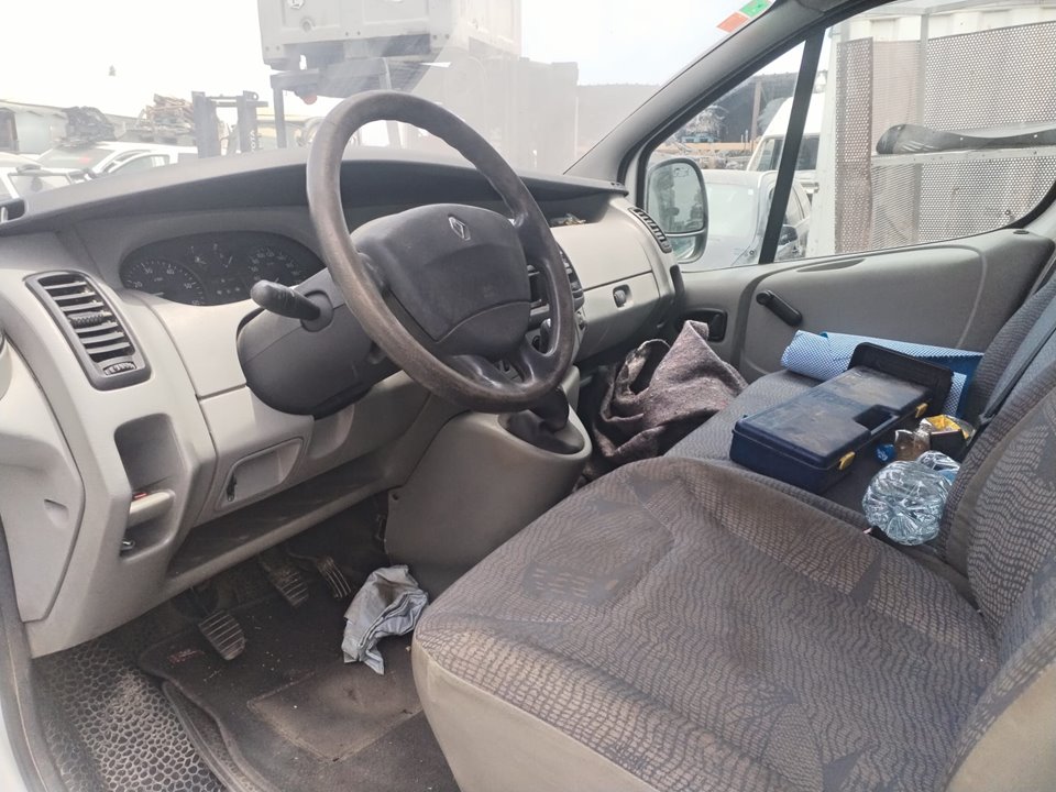 RENAULT TRAFIC II FURGÓN del 2002