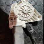 MOTOR ELEVALUNAS DELANTERO IZQUIERDO 109220