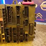 CAJA RELES / FUSIBLES 100245