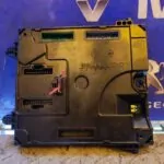 CAJA RELES / FUSIBLES 100580