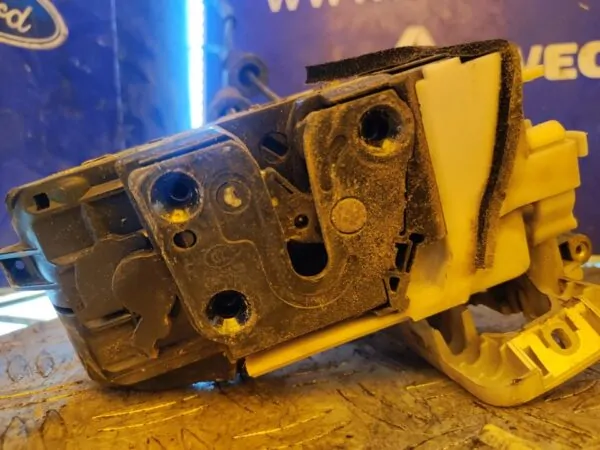 CERRADURA PUERTA DELANTERA DERECHA 100614