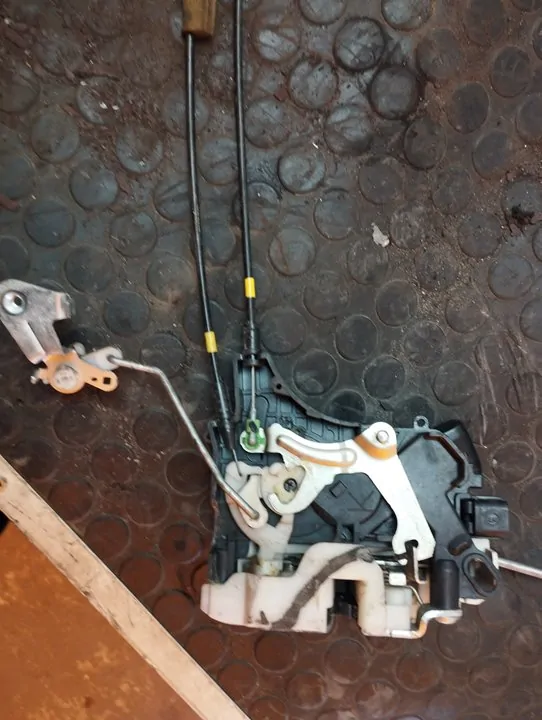 CERRADURA PUERTA DELANTERA IZQUIERDA 107165