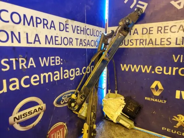 ELEVALUNAS DELANTERO IZQUIERDO 99614