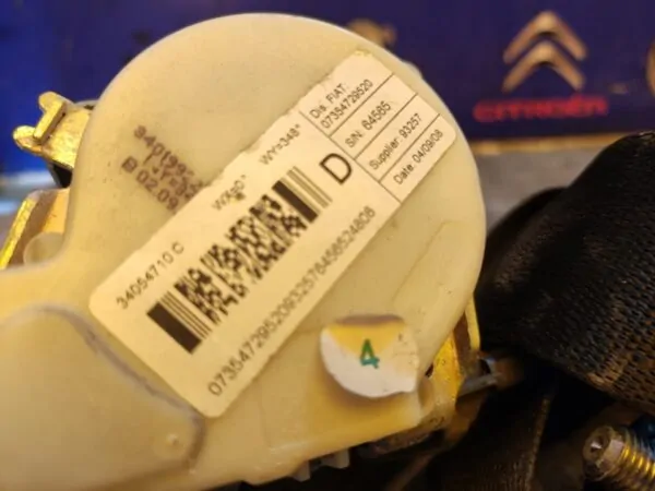 CINTURON SEGURIDAD DELANTERO DERECHO 100181