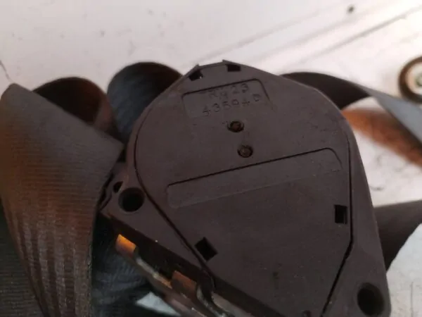 CINTURON SEGURIDAD DELANTERO DERECHO 114186