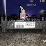 CAJA RELES / FUSIBLES 100775