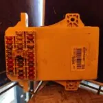 CAJA RELES / FUSIBLES 100545