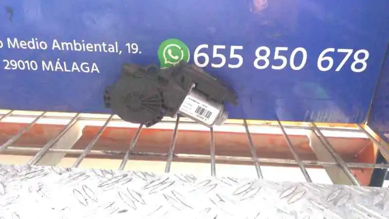 MOTOR ELEVALUNAS TRASERO DERECHO 92252
