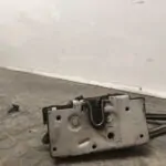 CERRADURA PUERTA DELANTERA DERECHA 105931