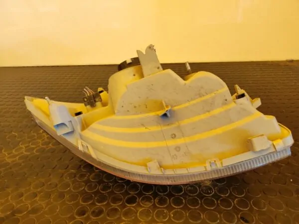 FARO IZQUIERDO 104509
