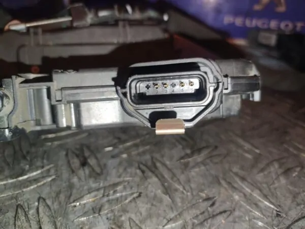 CERRADURA PUERTA DELANTERA DERECHA 100964
