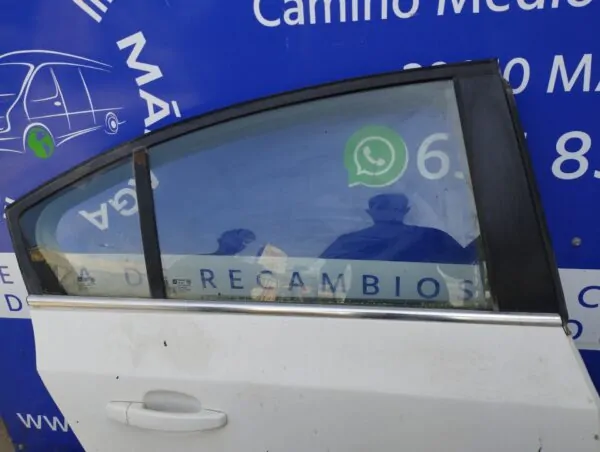 PUERTA TRASERA DERECHA 99671