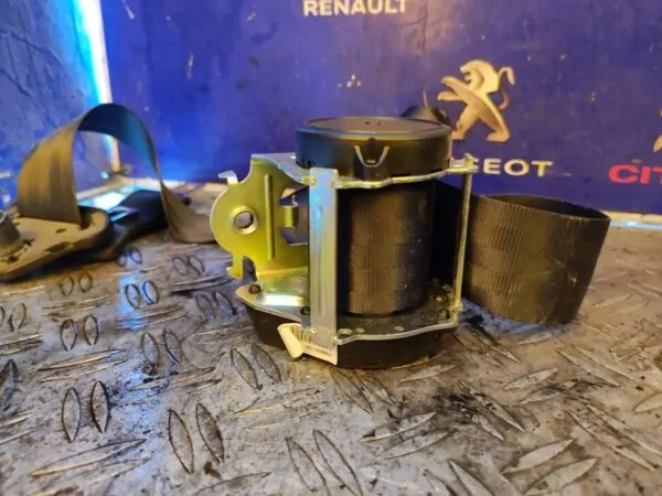 CINTURON SEGURIDAD TRASERO CENTRAL 101040