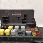 CAJA RELES / FUSIBLES 112204