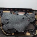 GUARNECIDO PUERTA DELANTERA DERECHA 109736