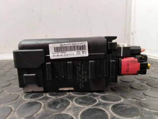 CAJA RELES / FUSIBLES 110427