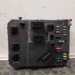 CAJA RELES / FUSIBLES 108903