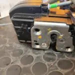 CERRADURA PUERTA TRASERA IZQUIERDA 107527