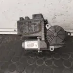 MOTOR ELEVALUNAS DELANTERO DERECHO 111562