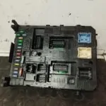 CAJA RELES / FUSIBLES 110630