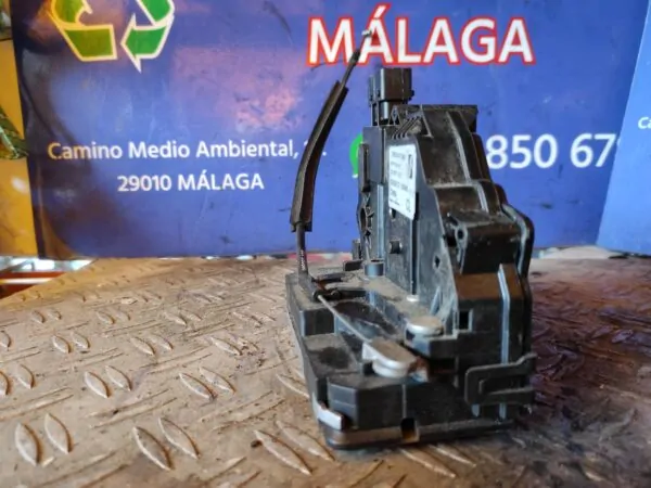 CERRADURA PUERTA DELANTERA DERECHA 93607