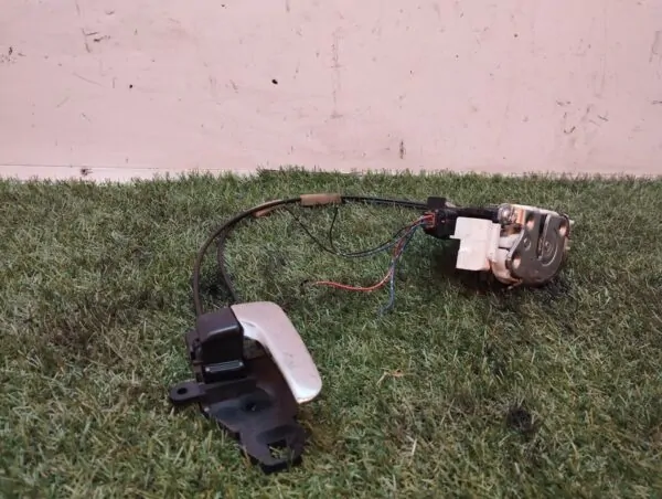 CERRADURA PUERTA DELANTERA DERECHA 106931