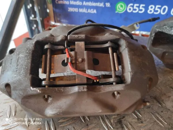PINZA DE FRENO DELANTERA DERECHA 93477