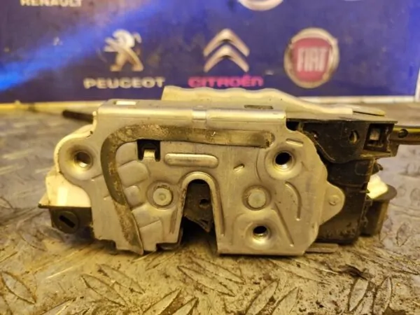 CERRADURA PUERTA DELANTERA DERECHA 100816