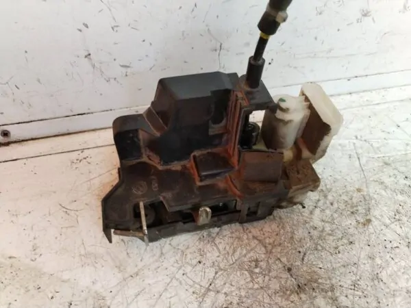 CERRADURA PUERTA DELANTERA DERECHA 114743