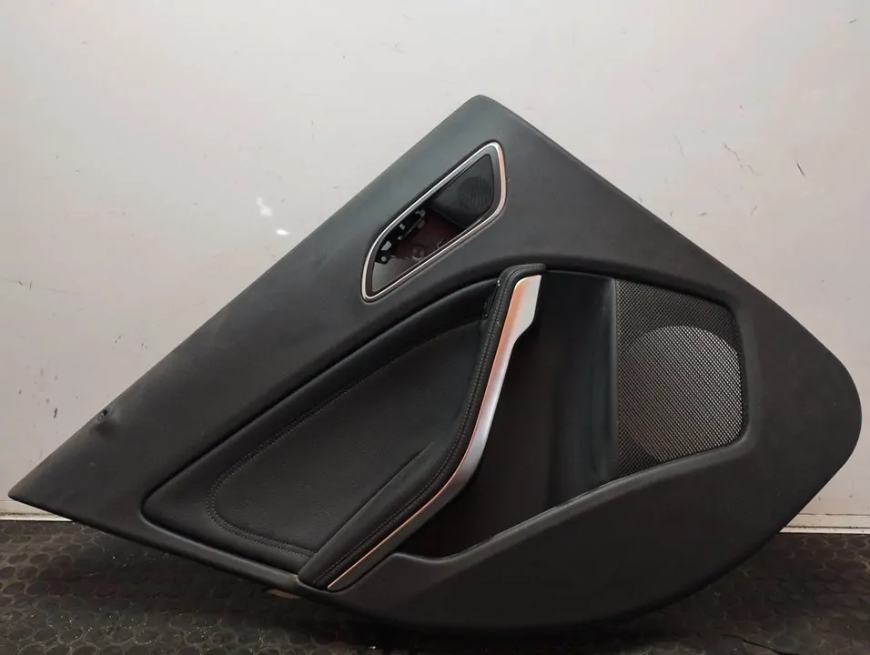 GUARNECIDO PUERTA TRASERA IZQUIERDA 109734