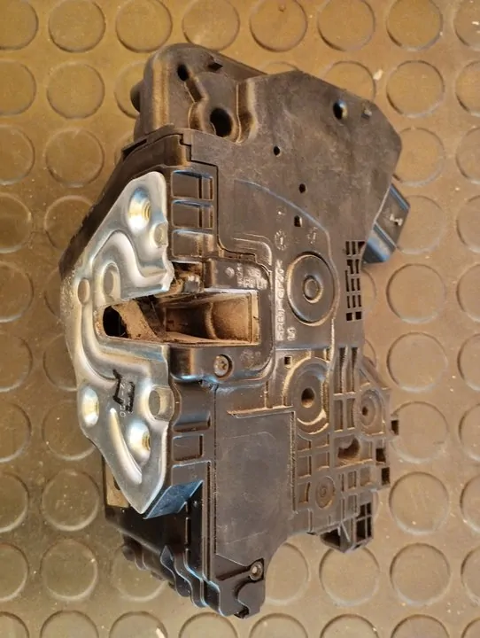 CERRADURA PUERTA DELANTERA IZQUIERDA 104442