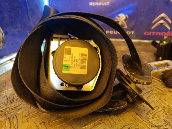 CINTURON SEGURIDAD DELANTERO DERECHO 100764