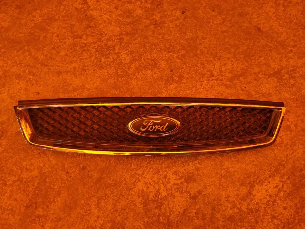 REJILLA DELANTERA 95872