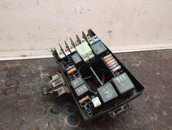 CAJA RELES / FUSIBLES 108175
