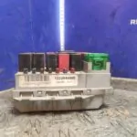 CAJA RELES / FUSIBLES 104100