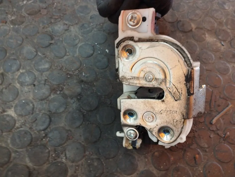 CERRADURA PUERTA DELANTERA DERECHA 107167