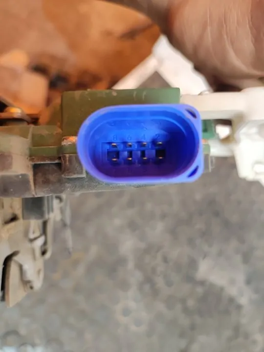 CERRADURA PUERTA DELANTERA IZQUIERDA 105450