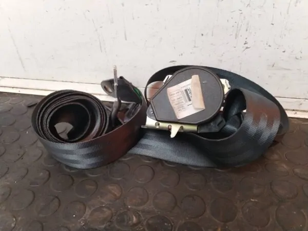 CINTURON SEGURIDAD DELANTERO DERECHO 111061