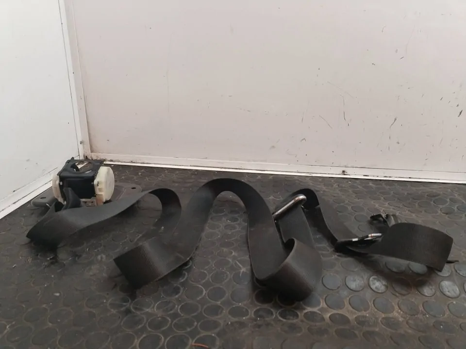 CINTURON SEGURIDAD TRASERO DERECHO 111734