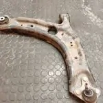 BRAZO SUSPENSION INFERIOR DELANTERO DERECHO 104964